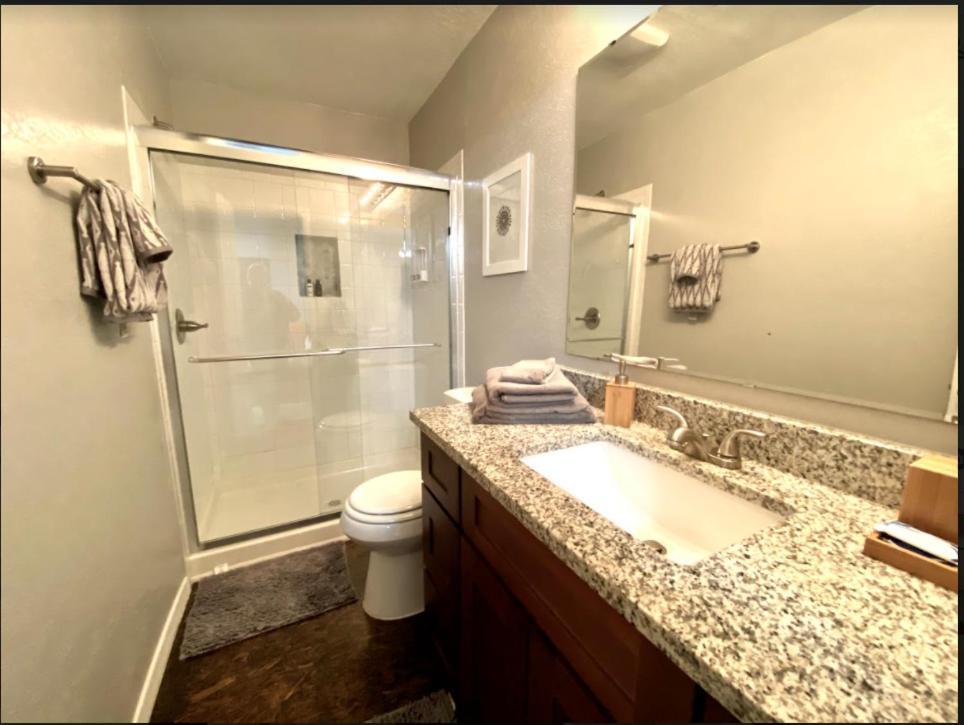 Private Bedroom Suite - Communal House Near Integris Oklahoma City Luaran gambar